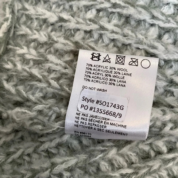 Rue Stiic Grey V-Neck Textured Sweater Sz-S - Picture 7 of 7